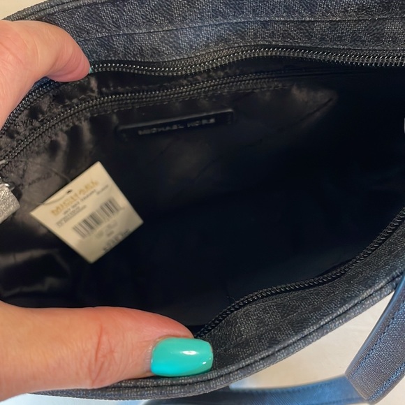 NWT MICHAEL KORS Jet Set Travel large  messenger CROSSBODY BAG blk gray pockets - Picture 7 of 17